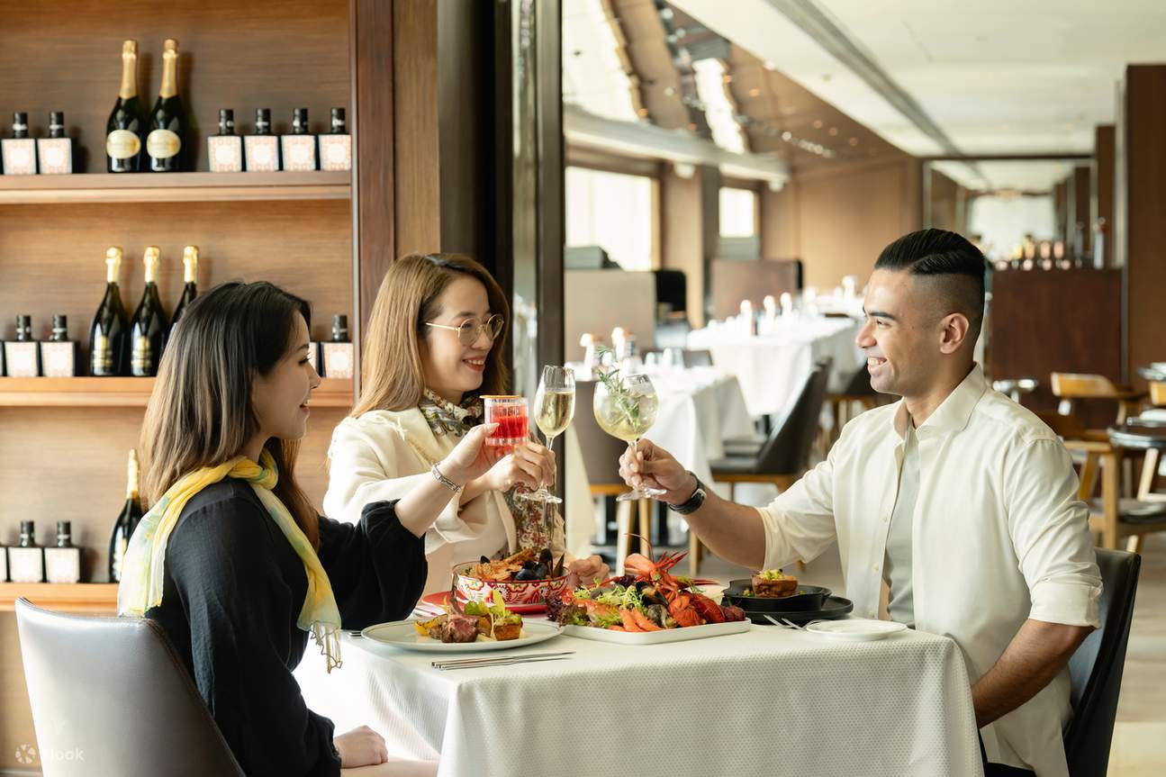 The Mistral | Hotel InterContinental Grand Stanford | Brunch, te i sopar amb vistes al mar